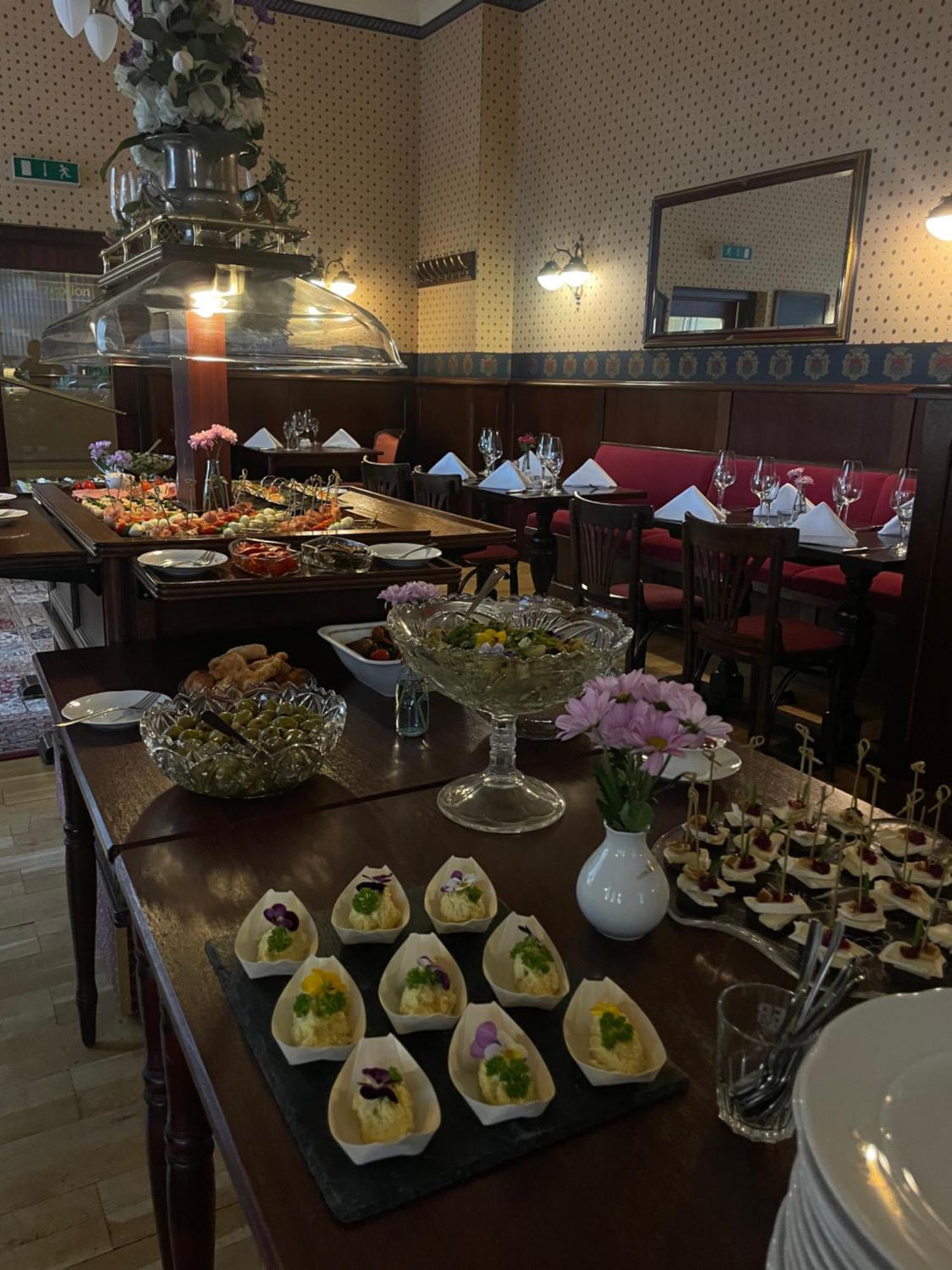Hotel Krone Arnstadt Bagian luar foto