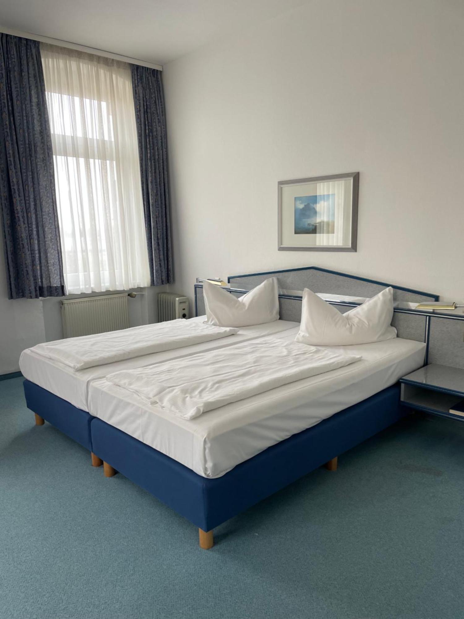 Hotel Krone Arnstadt Bagian luar foto